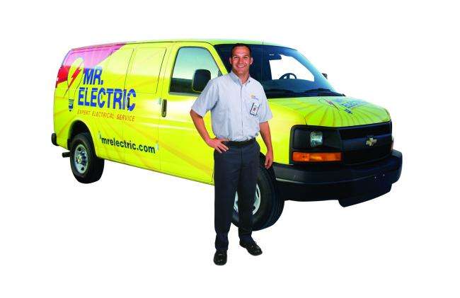Mr. Electric of Central Kentucky Logo