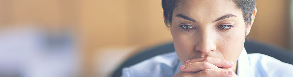 Shot of a young businesswoman looking stressed while working on her laptophttp://195.154.178.81/DATA/i_collage/pi/shoots/806127.jpg