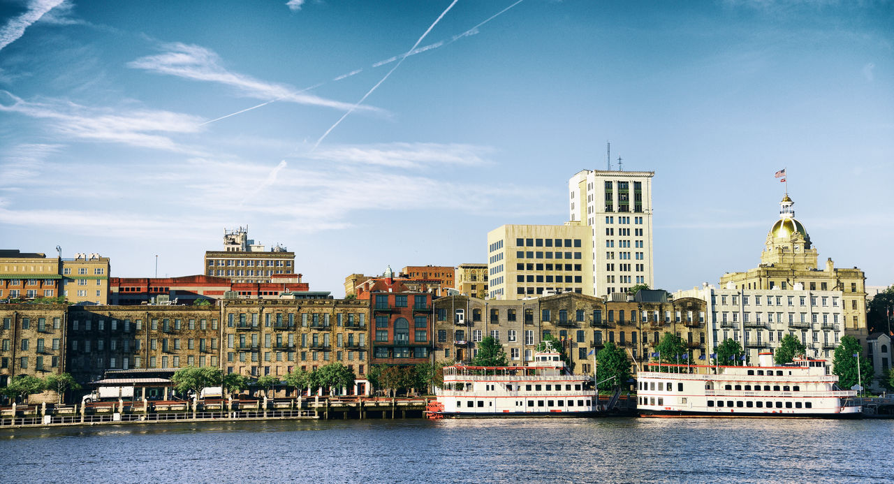 Historic District riverfront skyline, Georgia, USA.