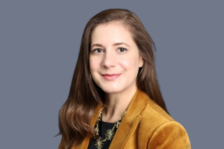 Stephanie Schneider headshot