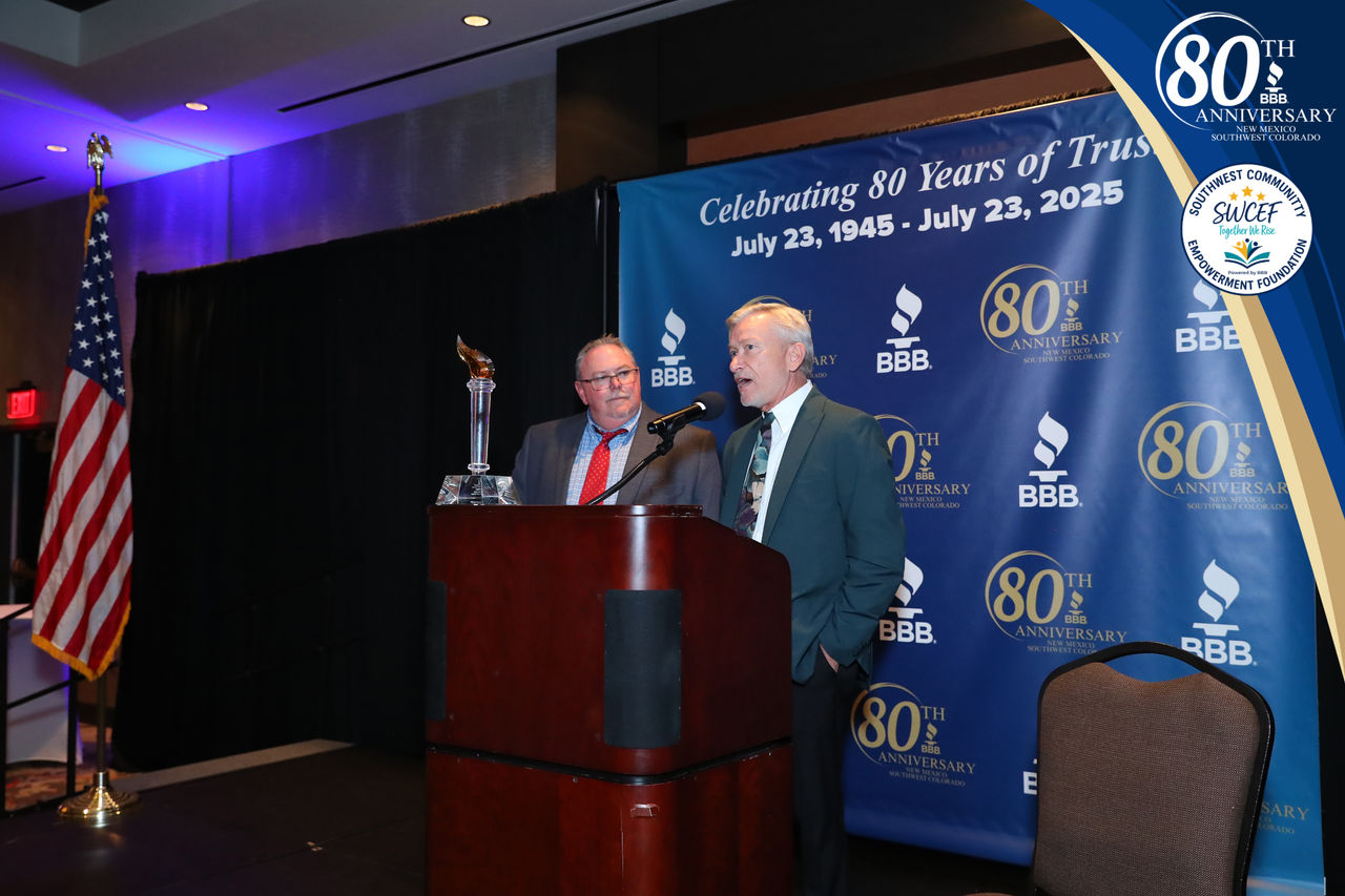 Picture of 2025 BBB NM SWCO Chairman Robert Ramer and CEO/President of BBB NM SWCO at podium speaking