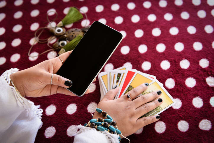 Watch out for no-present psychics on social media