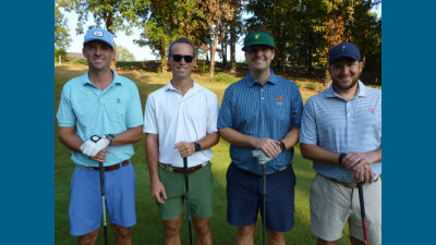 players ready to tee off am 18