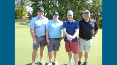 players ready to tee off am 16