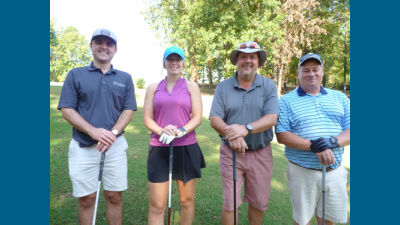 players ready to tee off am 19